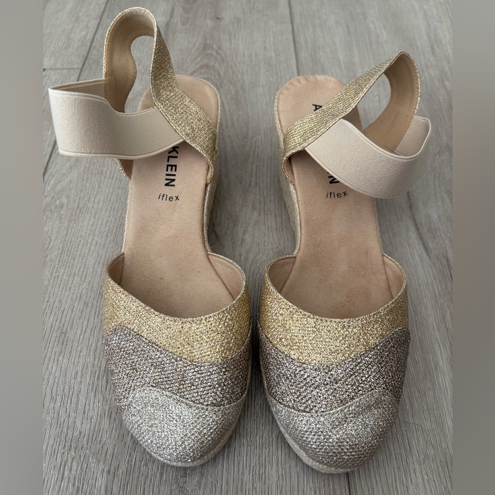 Anne Klein Zassy Gold Multi Wedge Sandals - size 10